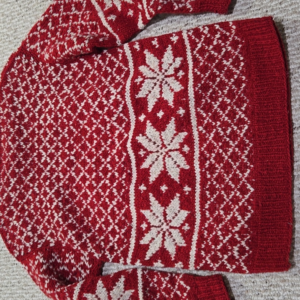 VINTAGE Red Snowflake Pattern Wool Sweater - Picture 13 of 13
